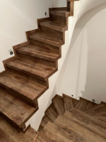  Vinylove schody s nosem Dub Prirodni